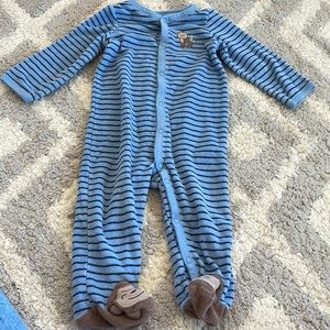 Carters sleeper size 9 months